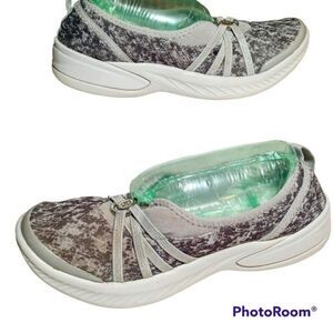 Bzees Gray Niche Washable Arch Support Flats sz 7.5